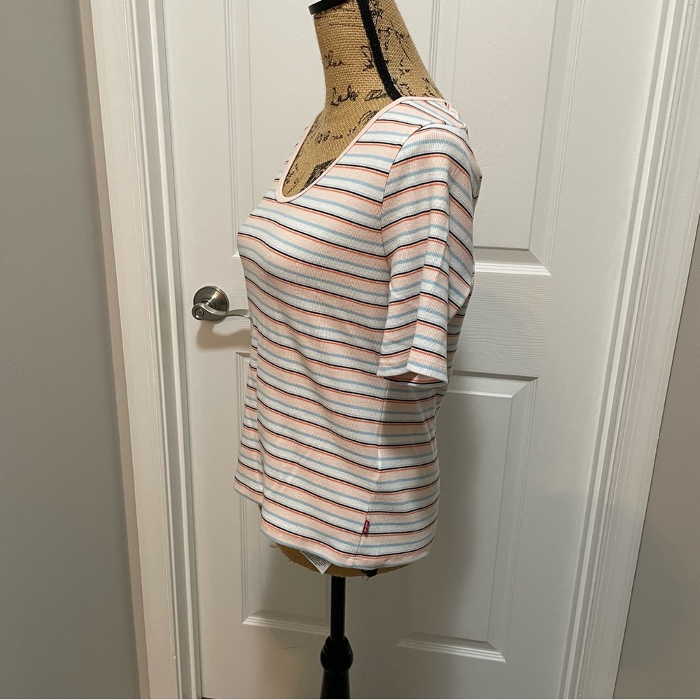 Levi’s Striped Tee - Picture 3 of 7